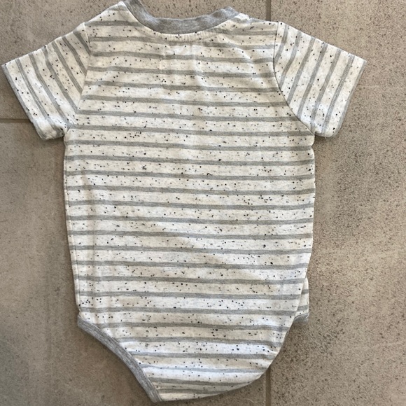 Sovereign Code Baby Boy Grey Striped Onesie & Shorts, Sz 9 Months - Picture 5 of 8
